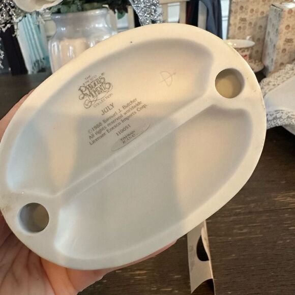 Precious Moments Figurine "July" Vintage 1988 Calendar Girl with Puppy - Picture 9 of 10